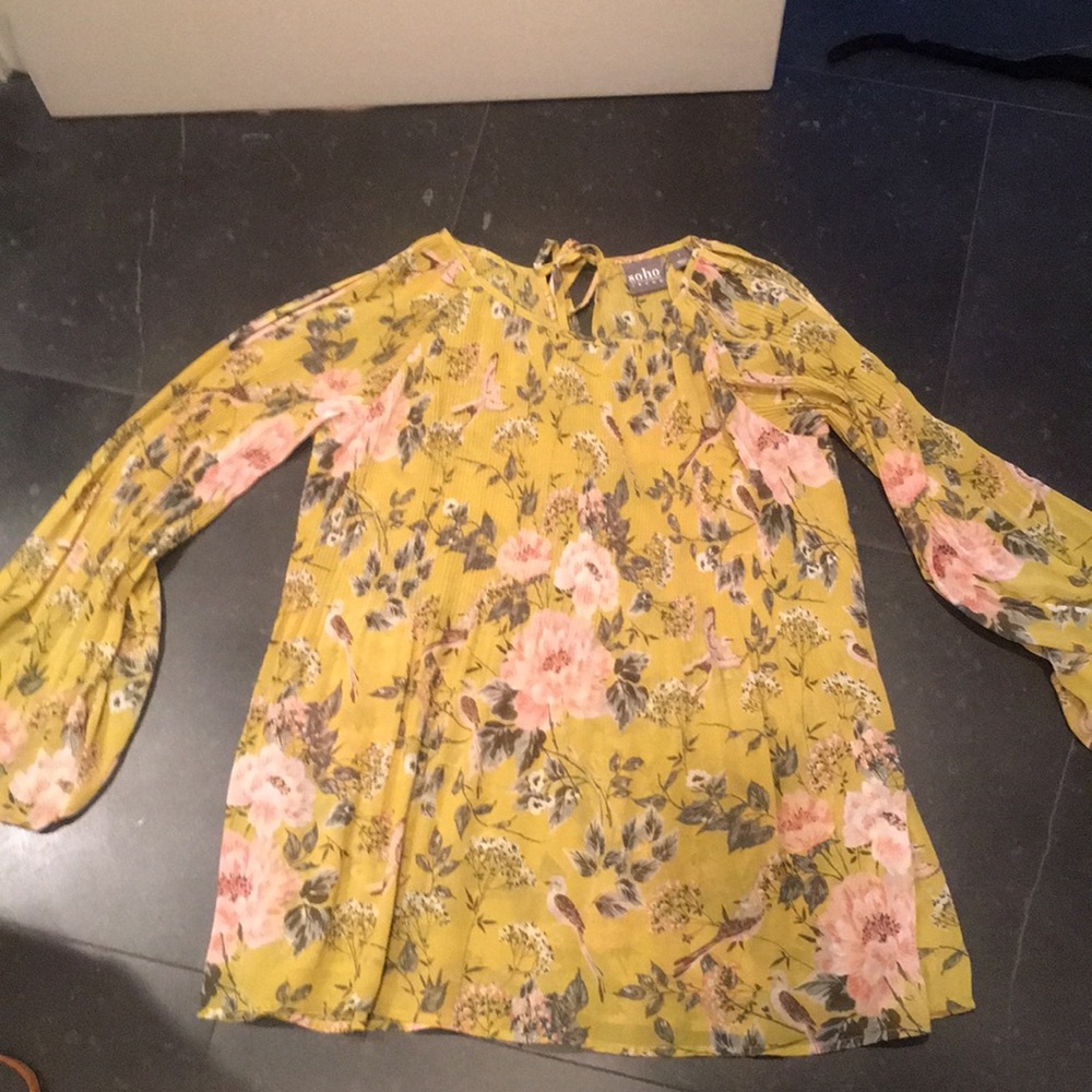 New York & Co cold shoulder top
